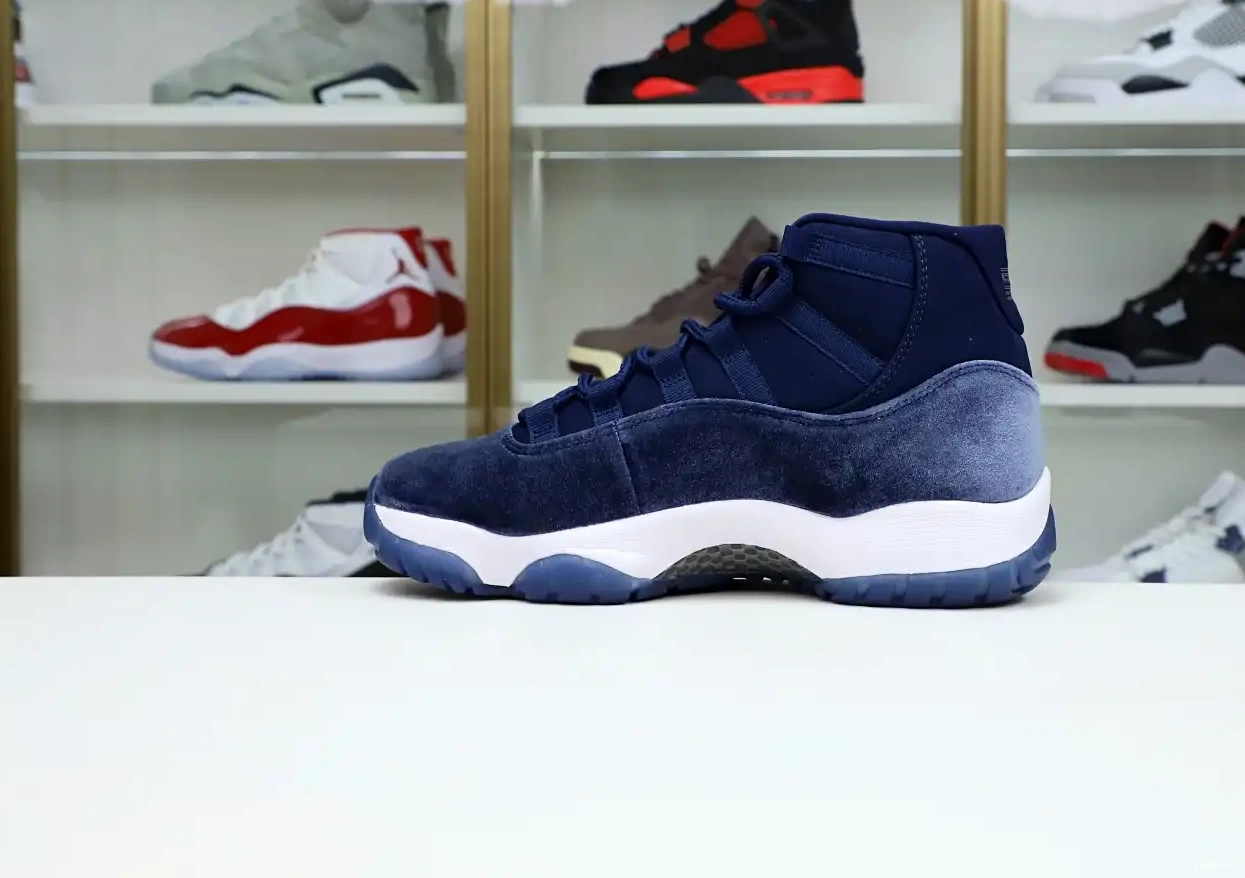 11 RETRO AIR MIDNIGHT NAVY JORDAN 0331